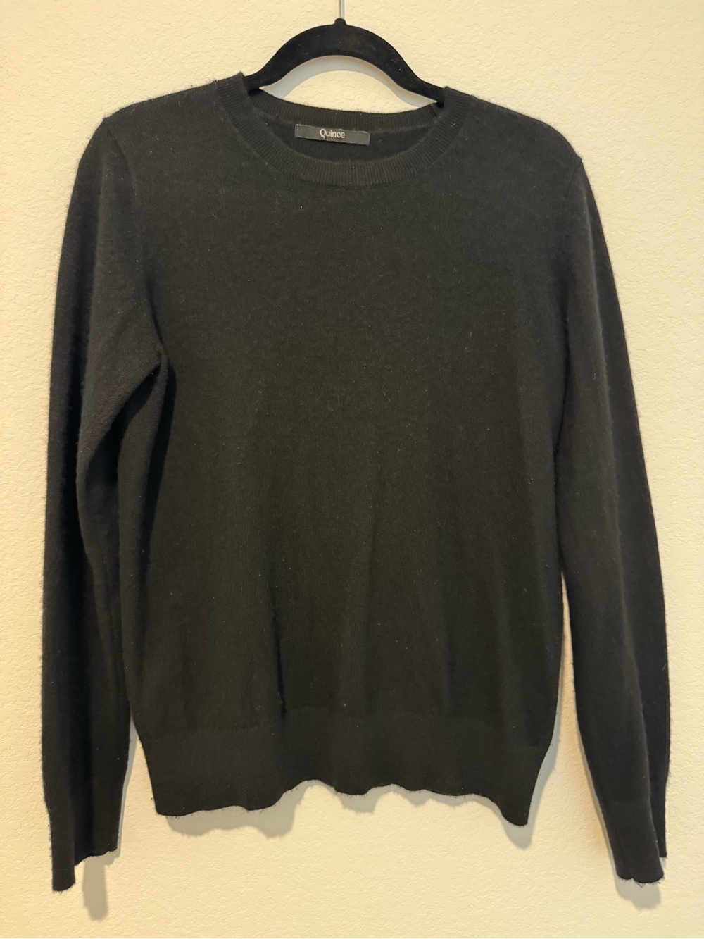 Quince 100% Cashmere Crewneck Long Sleeve Sweater in - Picture 2 of 10